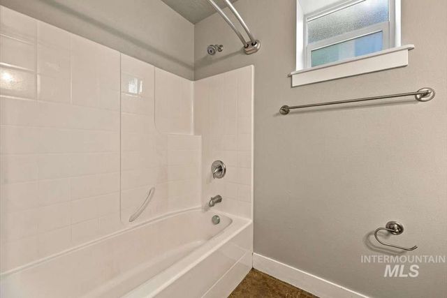6422 W Everett St, Boise, ID 83704