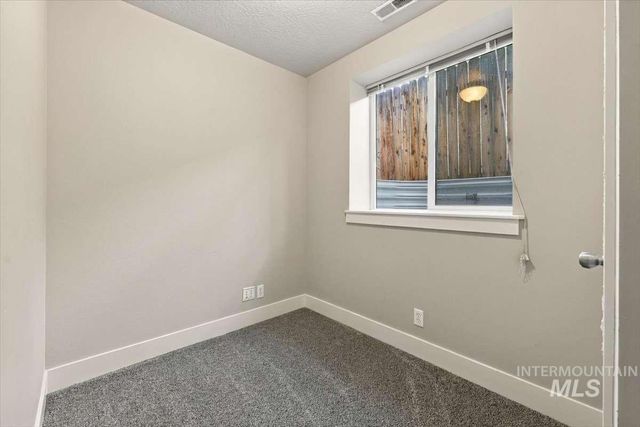 6422 W Everett St, Boise, ID 83704