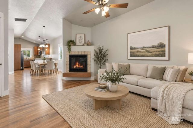 6422 W Everett St, Boise, ID 83704