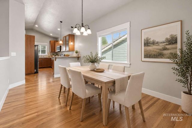 6422 W Everett St, Boise, ID 83704