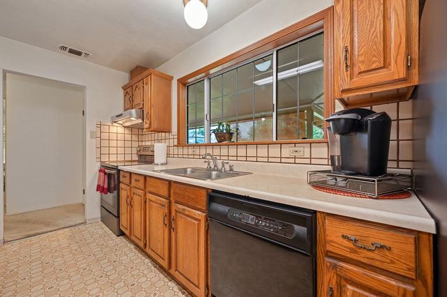 7565 Willow Way, Citrus Heights, CA 95610