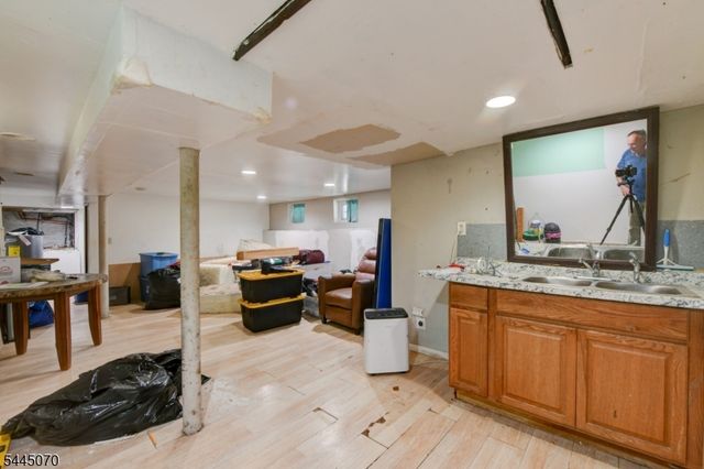 136 Sylvan Ave, Newark City, NJ 07104