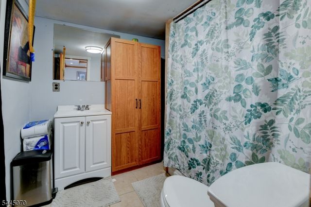 136 Sylvan Ave, Newark City, NJ 07104