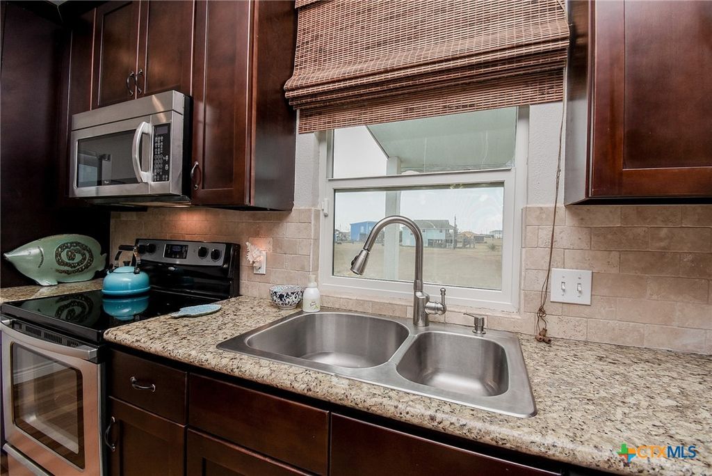Image 19 of property listing at 965 Porpoise Drive, Palacios, TX 77465