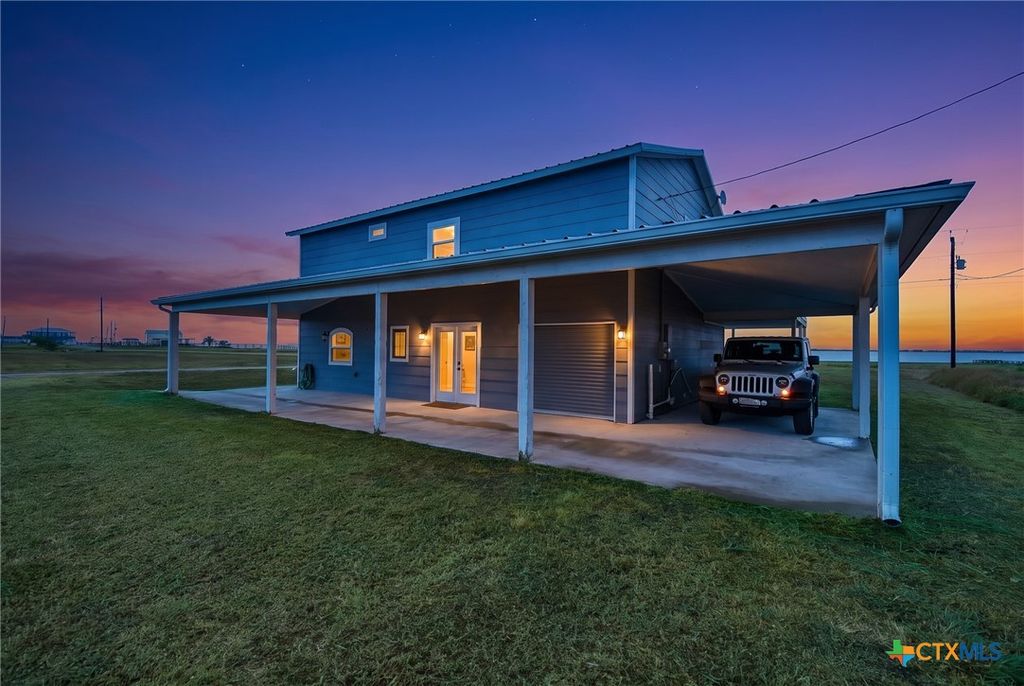 Image 2 of property listing at 965 Porpoise Drive, Palacios, TX 77465