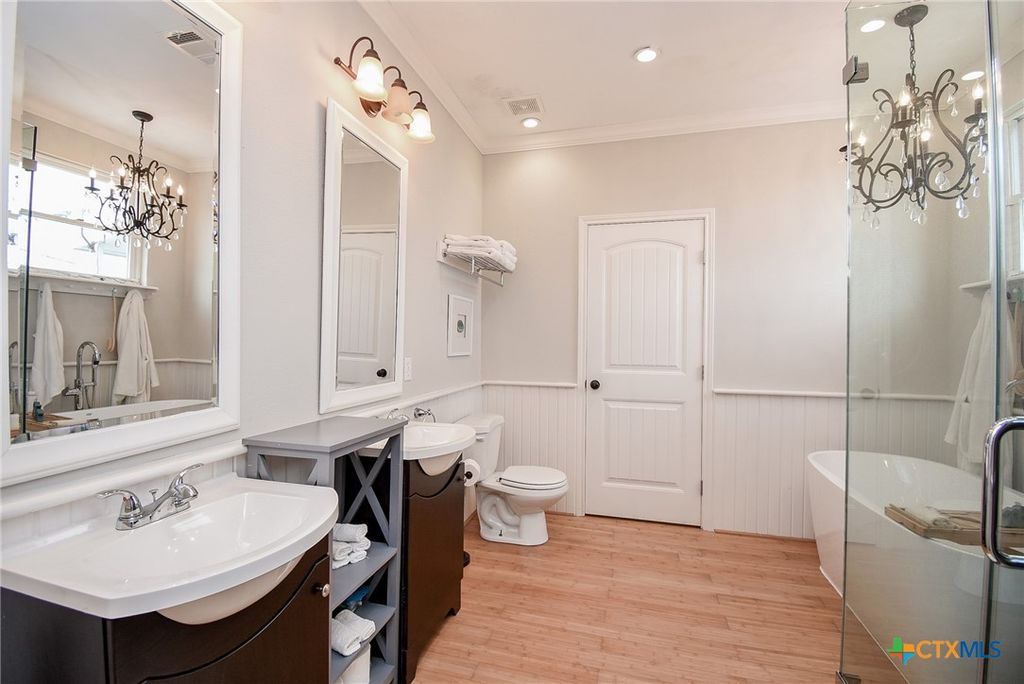 Image 28 of property listing at 965 Porpoise Drive, Palacios, TX 77465
