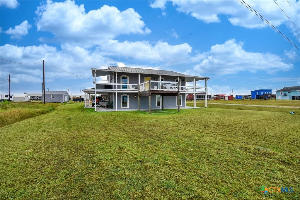 Image 3 of property listing at 965 Porpoise Drive, Palacios, TX 77465