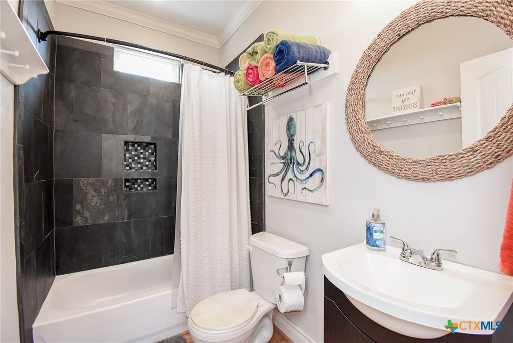 Image 31 of property listing at 965 Porpoise Drive, Palacios, TX 77465