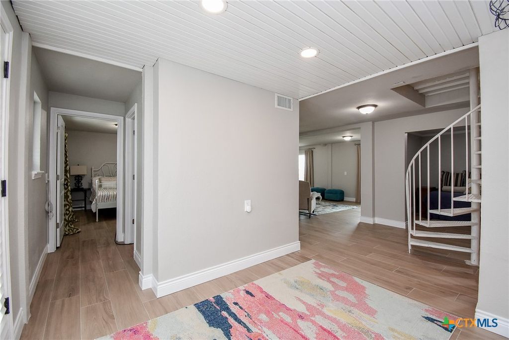 Image 35 of property listing at 965 Porpoise Drive, Palacios, TX 77465
