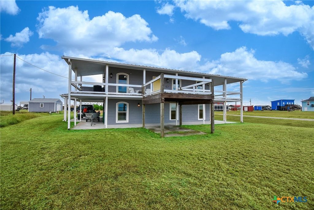 Image 4 of property listing at 965 Porpoise Drive, Palacios, TX 77465
