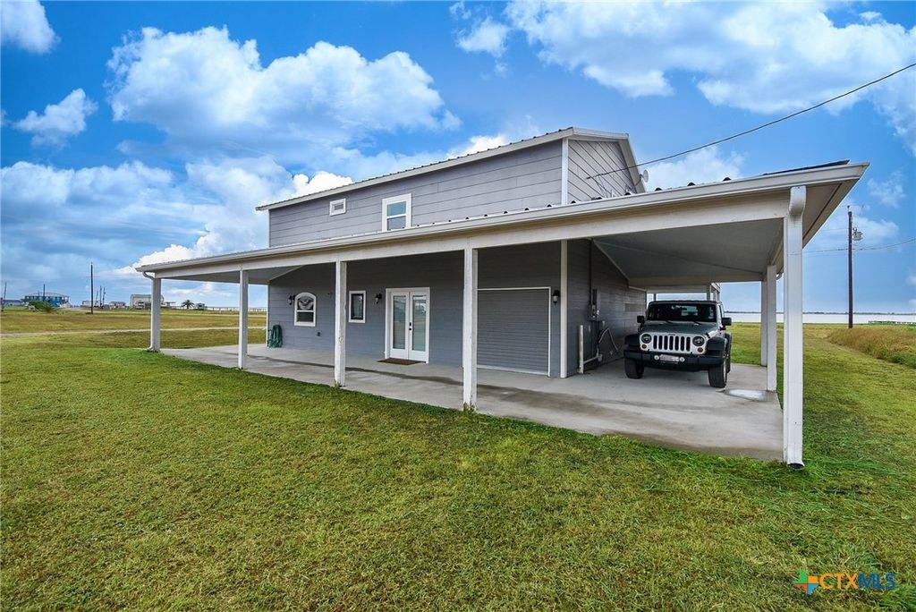 Image 5 of property listing at 965 Porpoise Drive, Palacios, TX 77465