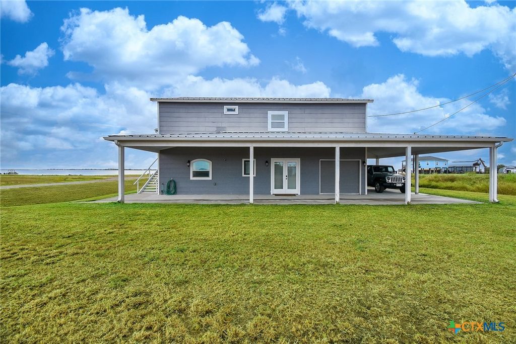 Image 6 of property listing at 965 Porpoise Drive, Palacios, TX 77465
