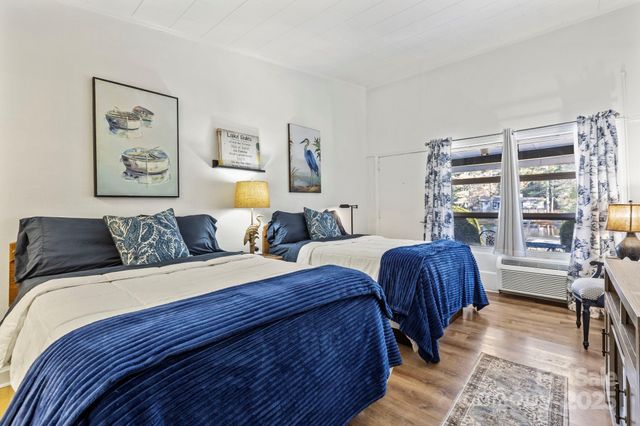 130 Old Mill Road, Flat Rock, NC 28731