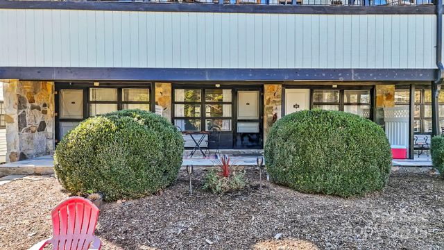 130 Old Mill Road, Flat Rock, NC 28731