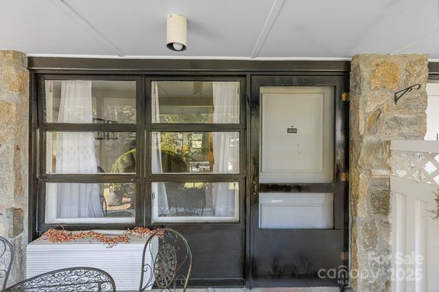 130 Old Mill Road, Flat Rock, NC 28731