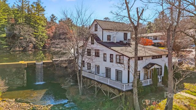 130 Old Mill Road, Flat Rock, NC 28731