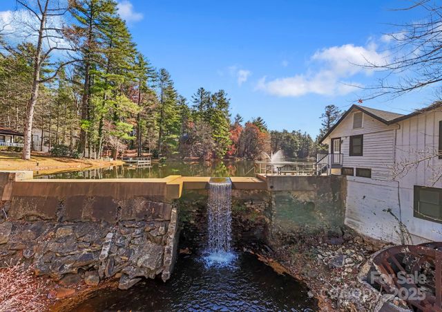 130 Old Mill Road, Flat Rock, NC 28731