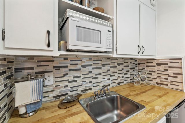 130 Old Mill Road, Flat Rock, NC 28731