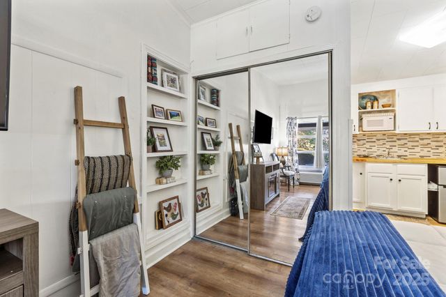 130 Old Mill Road, Flat Rock, NC 28731