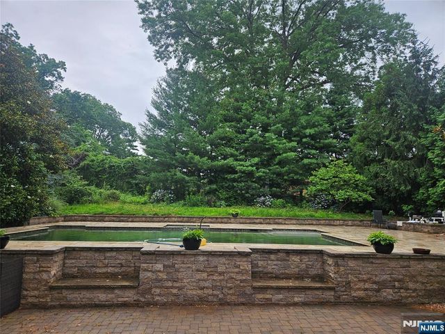 165 Leonia Avenue, Leonia, NJ 07605