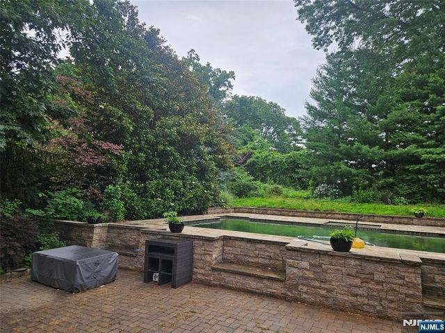 165 Leonia Avenue, Leonia, NJ 07605