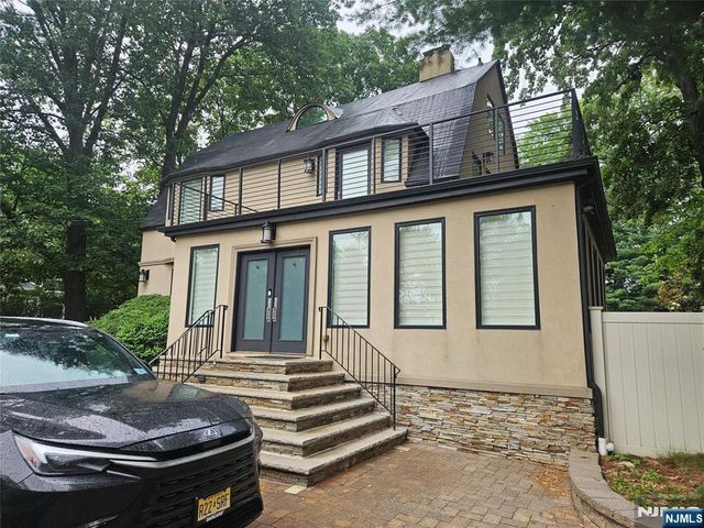 165 Leonia Avenue, Leonia, NJ 07605