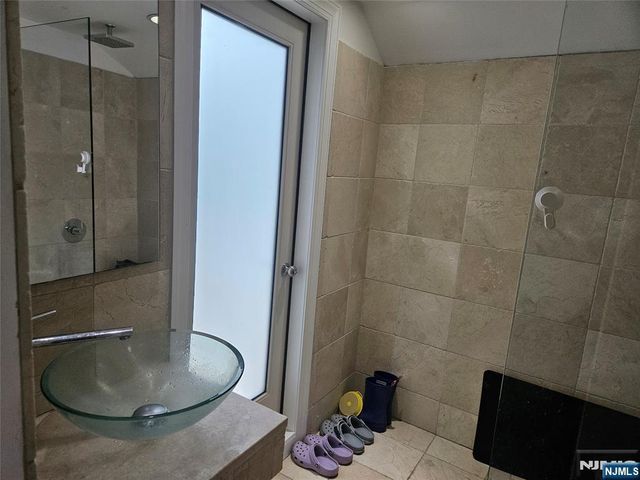 165 Leonia Avenue, Leonia, NJ 07605