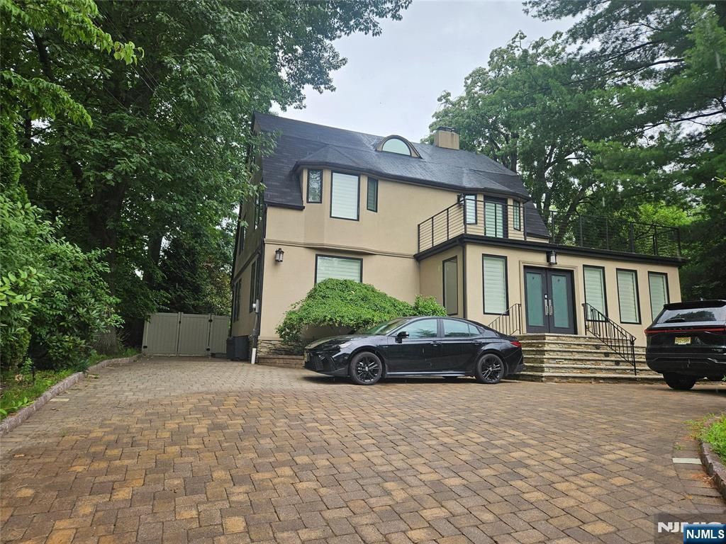 165 Leonia Avenue, Leonia, NJ 07605