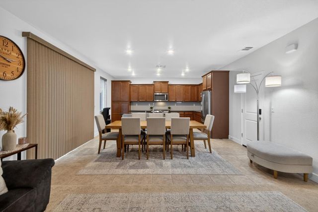 913 Puma St, Rocklin, CA 95765