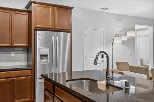 913 Puma St, Rocklin, CA 95765