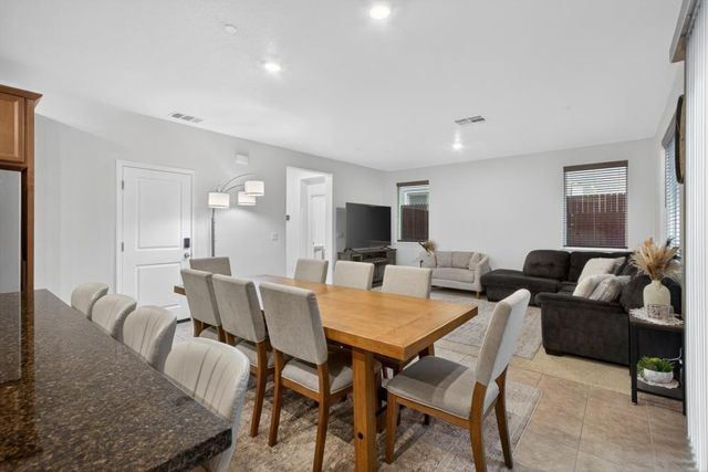 913 Puma St, Rocklin, CA 95765