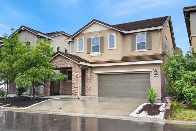 913 Puma St, Rocklin, CA 95765