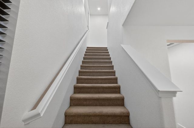 913 Puma St, Rocklin, CA 95765