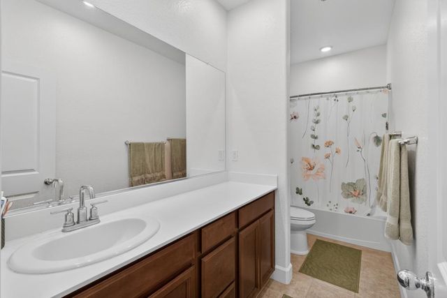 913 Puma St, Rocklin, CA 95765