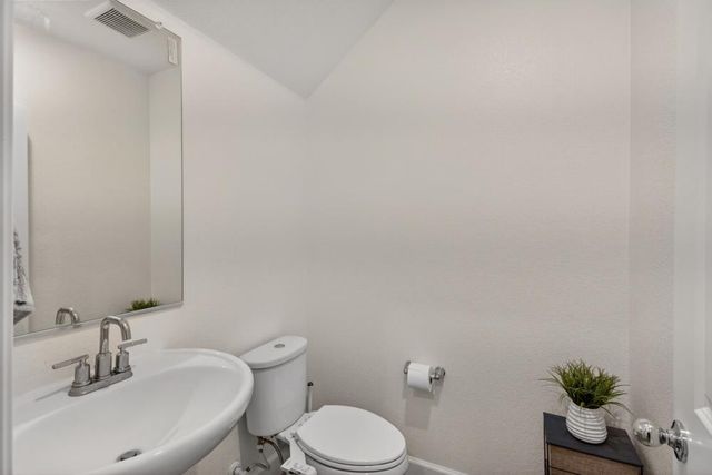 913 Puma St, Rocklin, CA 95765