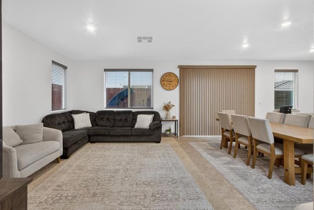 913 Puma St, Rocklin, CA 95765