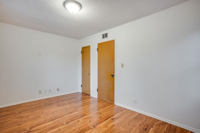 2320 S Alameda Pl, Wichita, KS 67211