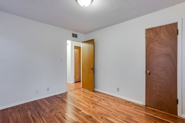 2320 S Alameda Pl, Wichita, KS 67211