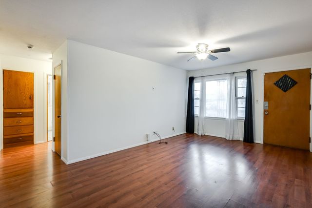 2320 S Alameda Pl, Wichita, KS 67211