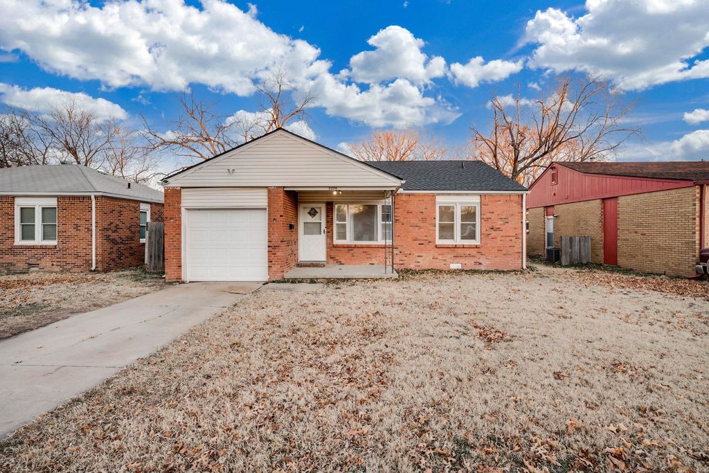 2320 S Alameda Pl, Wichita, KS 67211