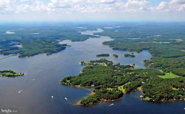 26700 DANIELS POINT DR, Unionville, VA 22567