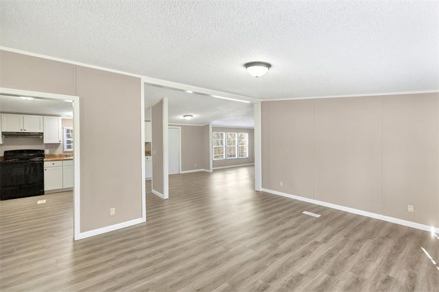 124 Sue Ella Court, Townville, SC 29689