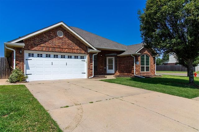 8121 Woodhue Drive, Oklahoma City, OK 73135