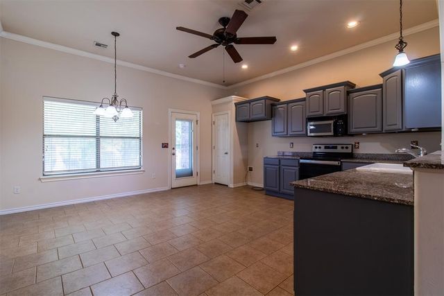 8121 Woodhue Drive, Oklahoma City, OK 73135