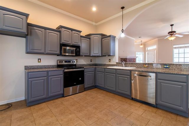 8121 Woodhue Drive, Oklahoma City, OK 73135