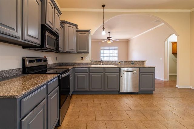 8121 Woodhue Drive, Oklahoma City, OK 73135