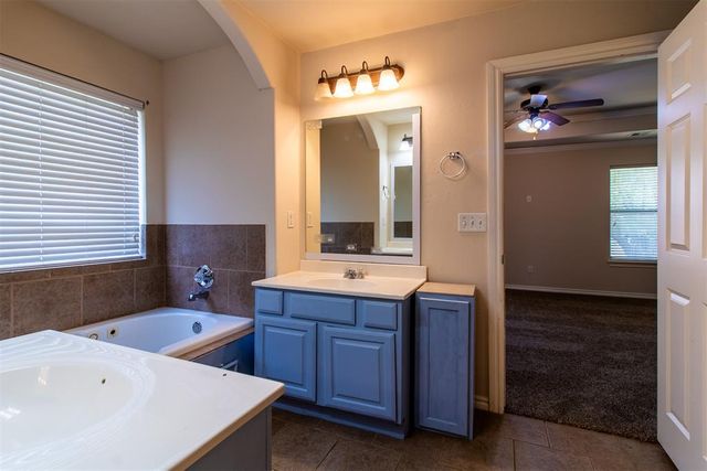 8121 Woodhue Drive, Oklahoma City, OK 73135