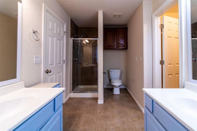 8121 Woodhue Drive, Oklahoma City, OK 73135