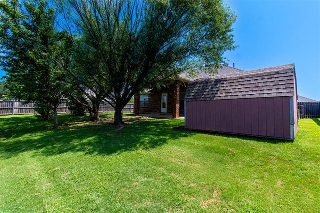 8121 Woodhue Drive, Oklahoma City, OK 73135