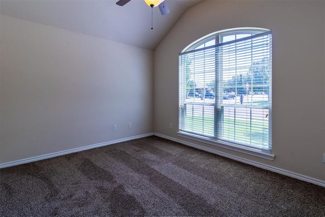 8121 Woodhue Drive, Oklahoma City, OK 73135